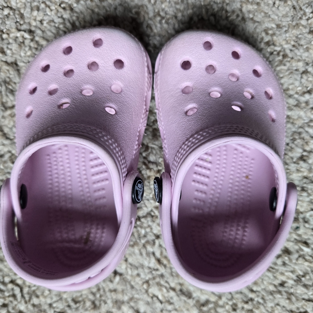 Baby Girl Crocs Size 2/3